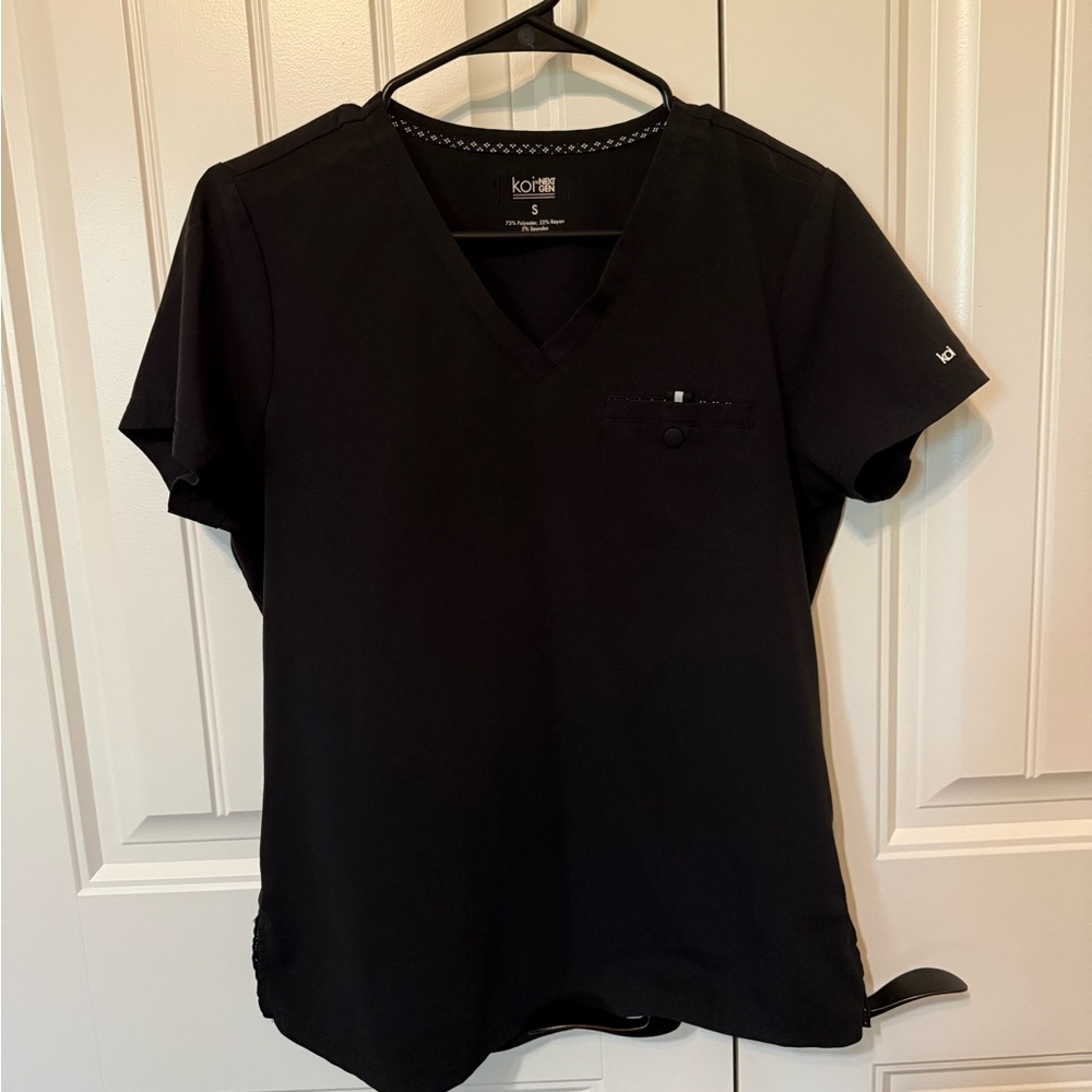 Koi Women's Classic Black Short Sleeve Top